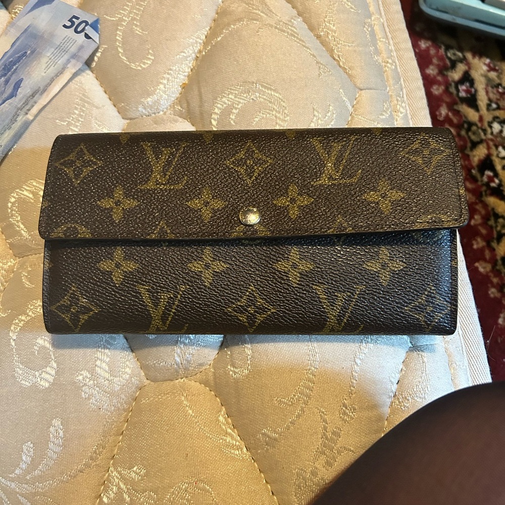 Brand New Louis Vuitton Kate wallet